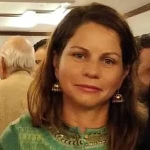 Meet your Posher, Connie